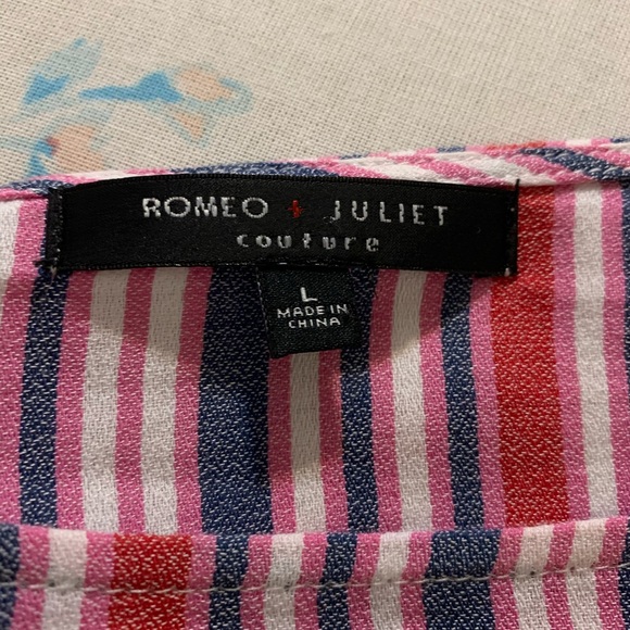 Romeo & Juliet Couture striped bell sleeve top Size Large - Picture 5 of 8